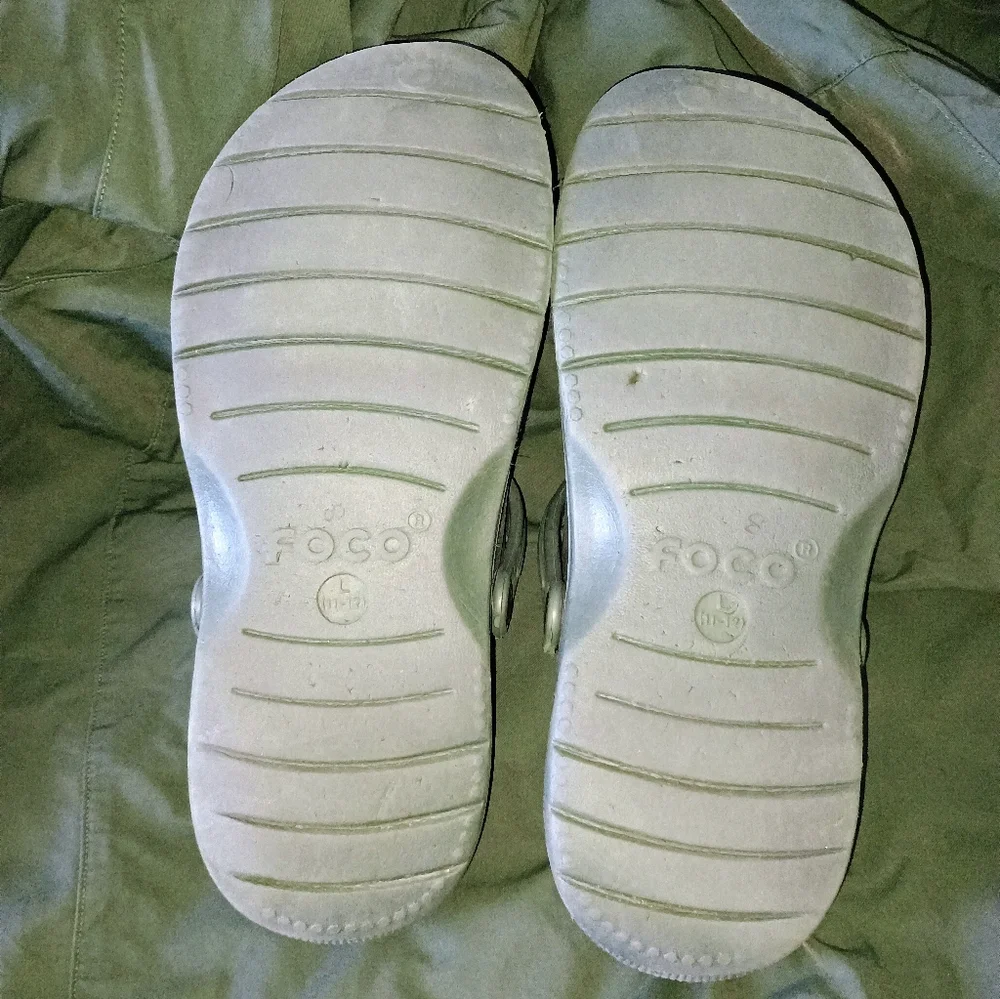 Milwaukee Bucks FOCO Molded Garden Clogs Men Size Large
